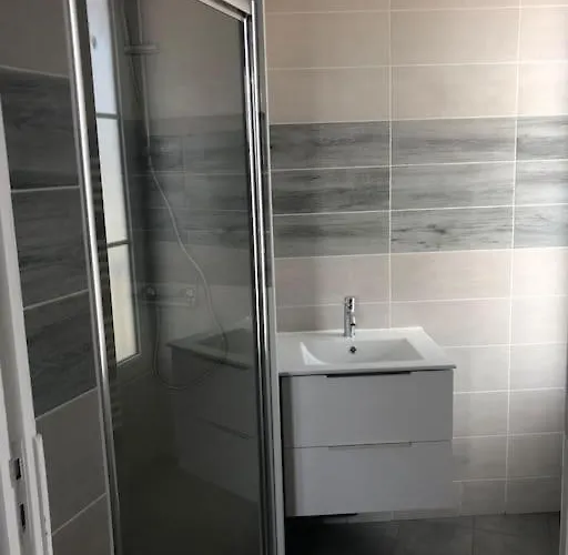 Grain De Cafe アパート バルヌヴィル・カルトゥレ